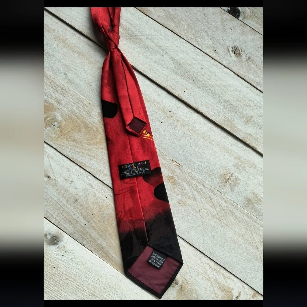 Looney Tunes Mania Men's Red Tie Sylvester Pussycat And Tweety Musical Vintage